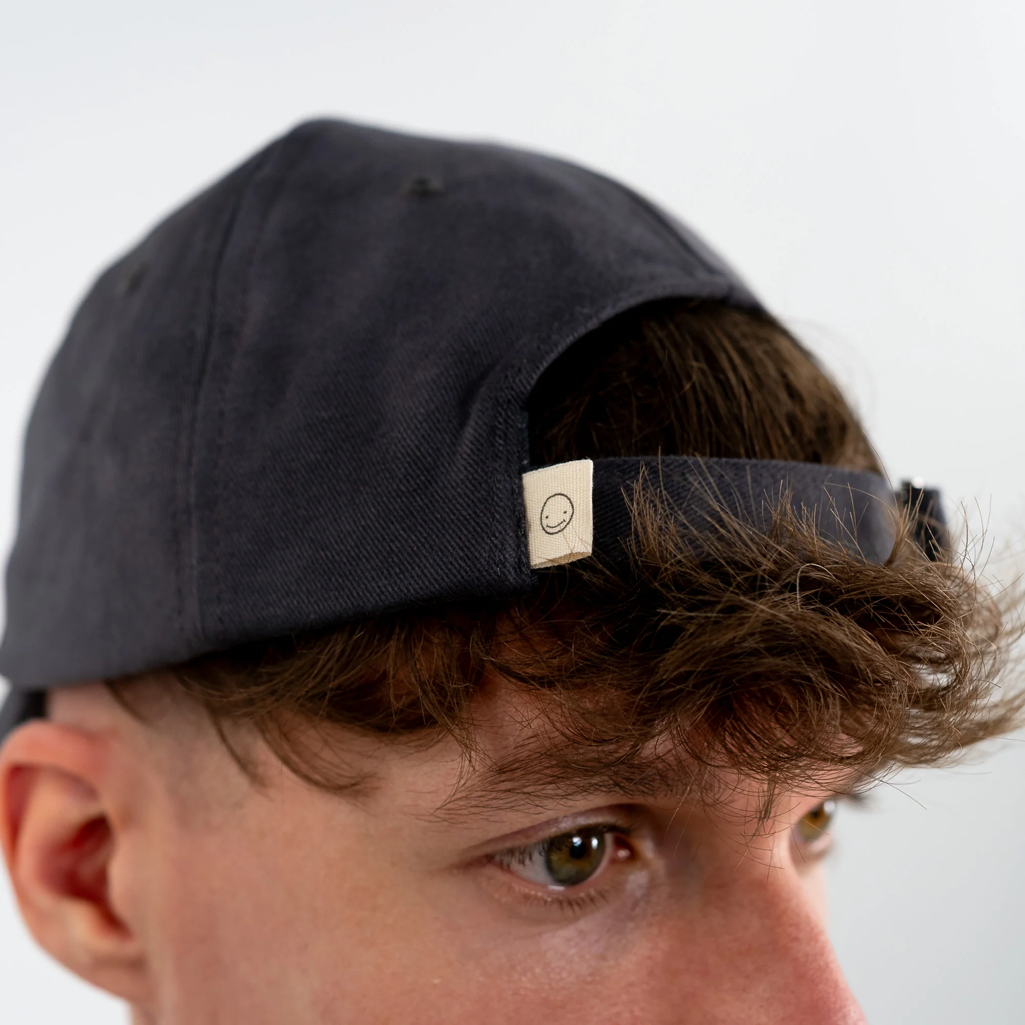 Smileyface Cap weiß - Image 8