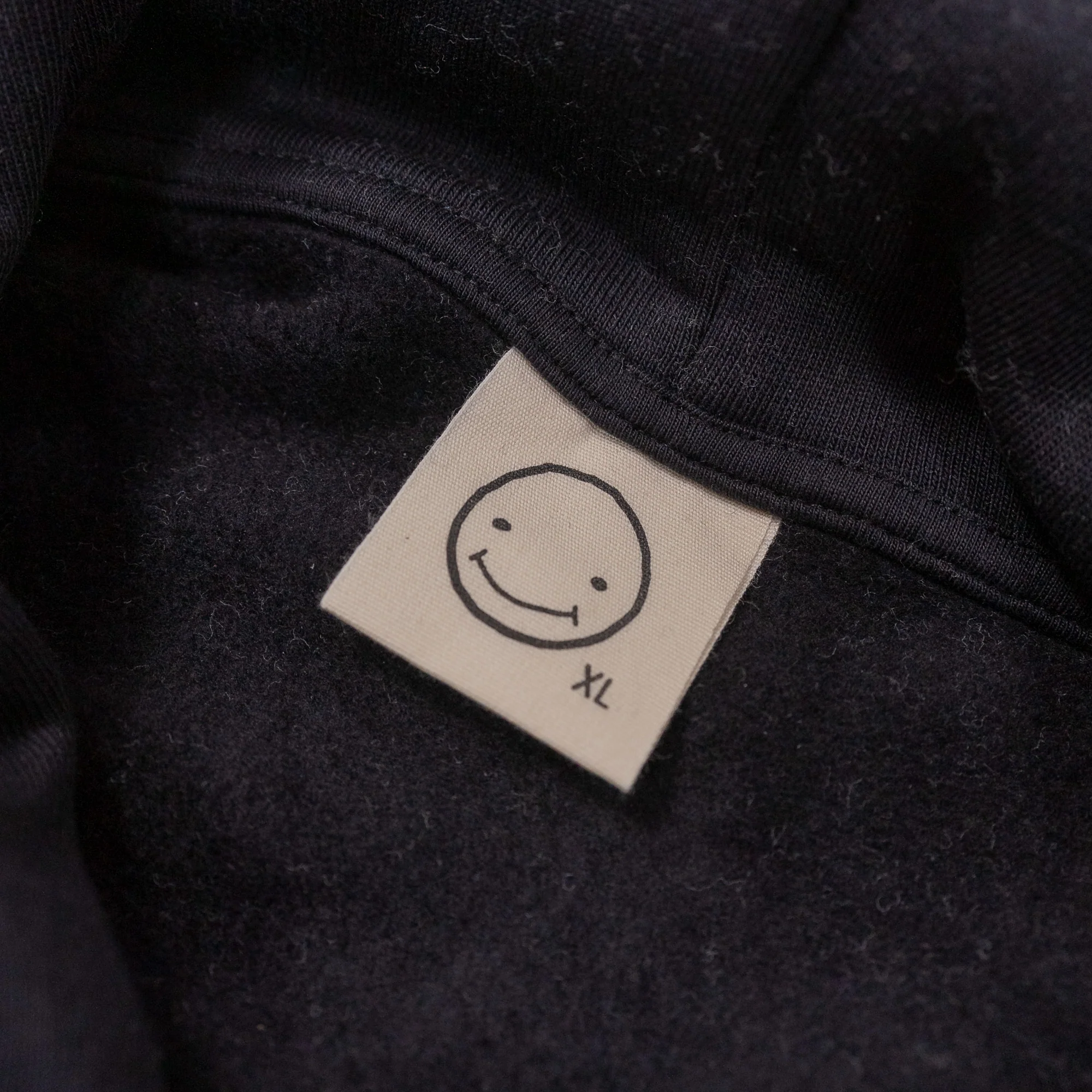 Smileyface Hoodie schwarz - Image 9