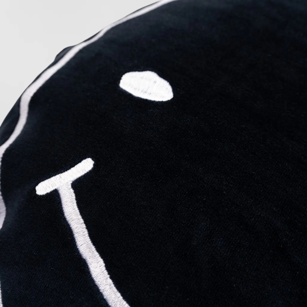 Smileyface Kissen schwarz - Image 3